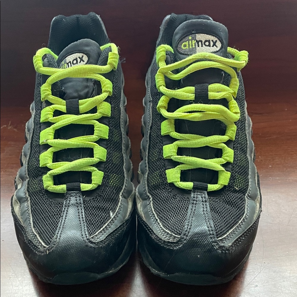 Nike Kids Sneakers Black and Neon Green